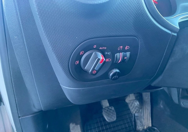 Seat Leon cena 27900 przebieg: 165706, rok produkcji 2012 z Miastko małe 254